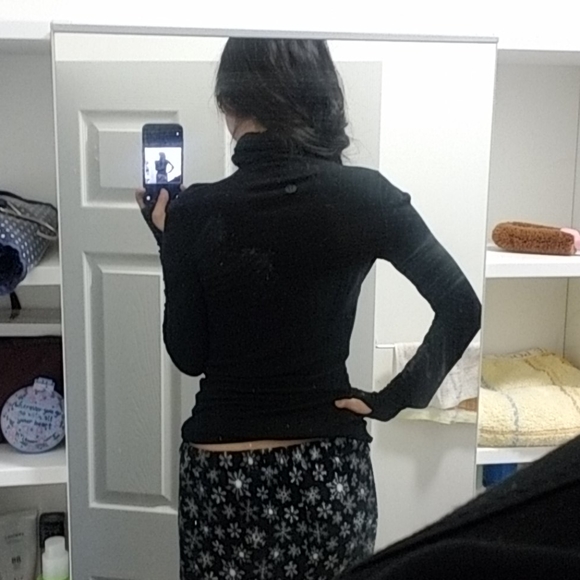 COPY DO NOT BUY - Lululemon black longsleeve shirt - Picture 7 of 9